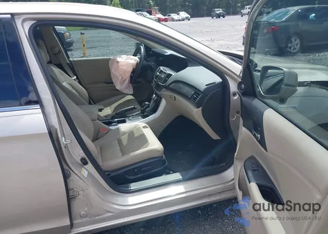 2015 Honda Accord Hybrid Touring z USA, uszkodzony, nr VIN 1HGCR6F7XFA005382